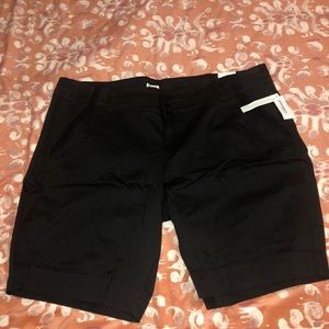 NWT black cotton mid rise Bermuda shorts